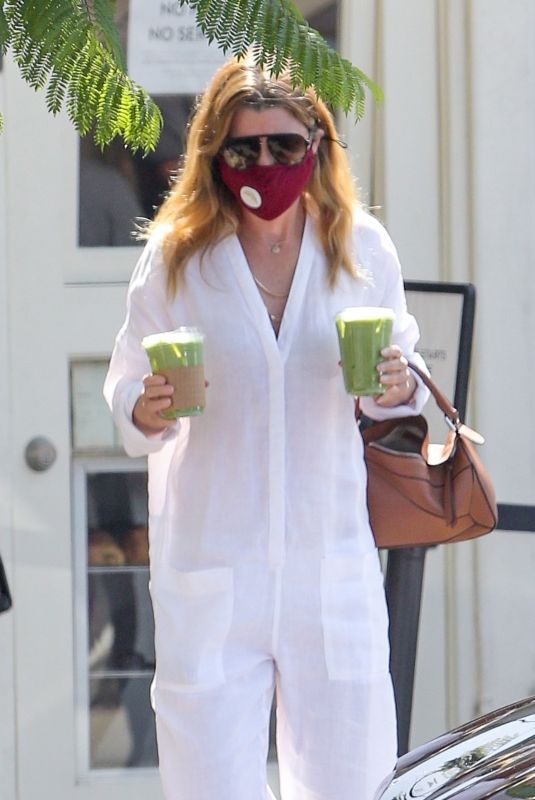 ELLEN POMPEO Out for Juice in Los Feliz 08/28/2020