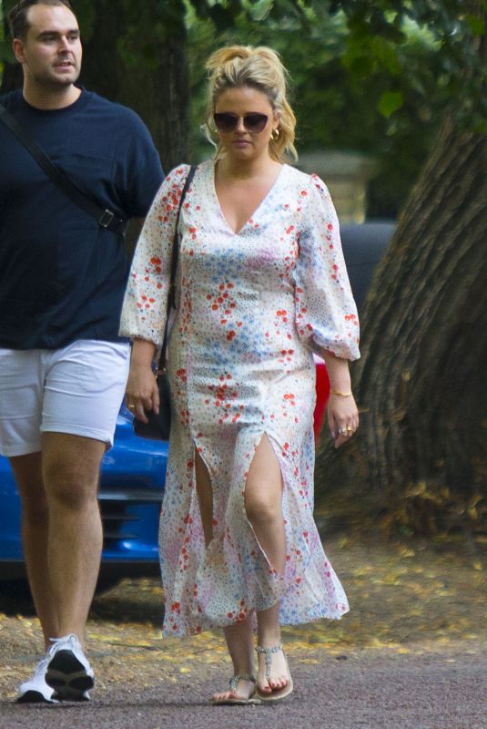 EMILY ATACK Out for Lunch at Flask Pub in Highgate 08/02/2020