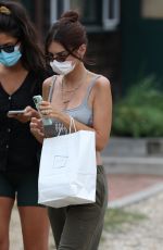 EMILY RATAJKOWSKI Getting Take Out at Restaurant in The Hamptons 08/13/2020