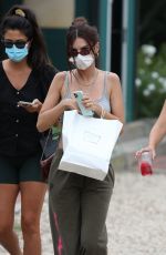 EMILY RATAJKOWSKI Getting Take Out at Restaurant in The Hamptons 08/13/2020