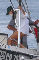 EMILY RATAJKOWSKI on a Boat in Long Island 08/12/2020