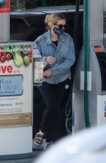 EMMA ROBERTS at a Gas Station in Los Feliz 08/25/2020