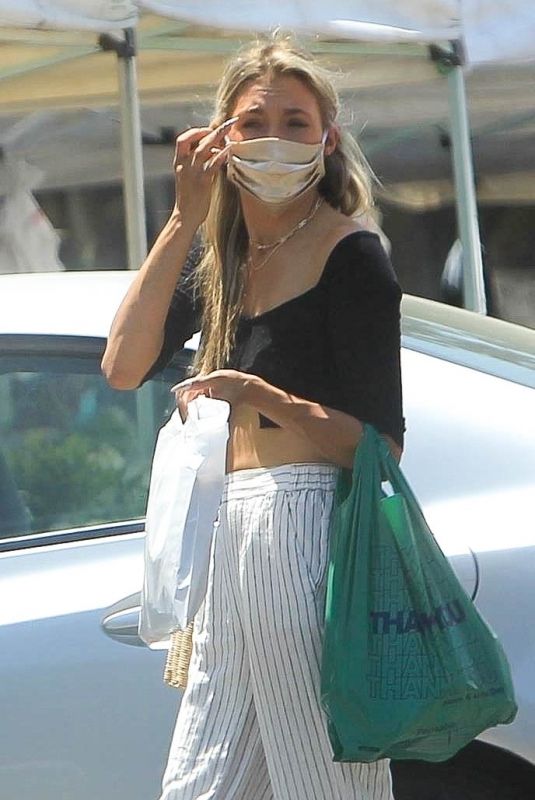 GREER GRAMMER Shopping at Farmer