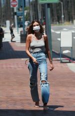 HAILEY BIEBER Heading to a Medical Building in Beverly Hills 08/24/2020