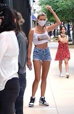HAILEY BIEBER Shopping at Aritzia in Chicago 07/31/2020