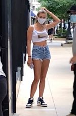 HAILEY BIEBER Shopping at Aritzia in Chicago 07/31/2020