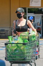 HALSEY Out Shoppingin Los Angeles 0/06/2020