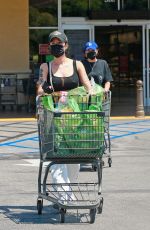 HALSEY Out Shoppingin Los Angeles 0/06/2020