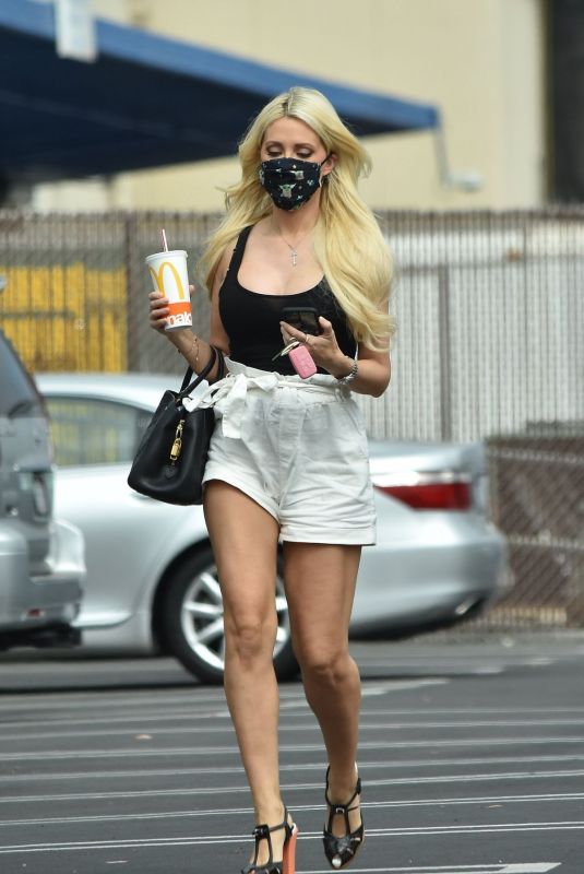 HOLLY MADISON Arrives at a Studio in Los Angeles 08/24/2020