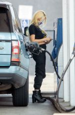 HOLLY MADISON at a Gas Station in Los Angeles 08/21/2020