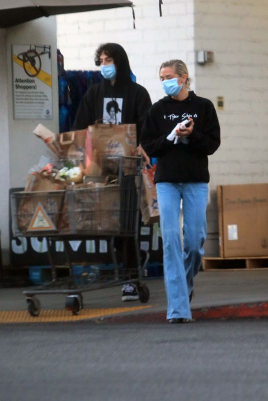 JAIME KING at Bristol Farms in West Hollywood 08/10/2020