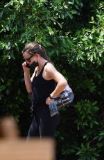 JENNIFER GARNER Checking Progress of Her New Home in Brentwood 08/20/2020