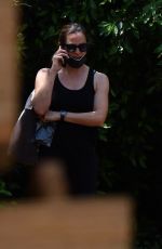 JENNIFER GARNER Checking Progress of Her New Home in Brentwood 08/20/2020