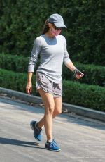 JENNIFER GARNER Leaves Her New Home in Brentwood 08/22/2020