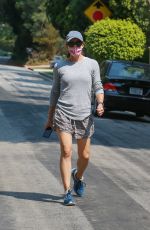 JENNIFER GARNER Leaves Her New Home in Brentwood 08/22/2020