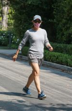 JENNIFER GARNER Leaves Her New Home in Brentwood 08/22/2020