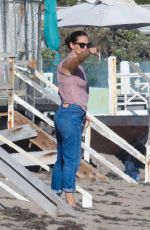 JENNIFER GARNER Out on the Beach in Malbiu 08/06/2020
