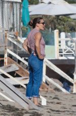 JENNIFER GARNER Out on the Beach in Malbiu 08/06/2020