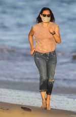 JENNIFER GARNER Out Walking on the Beach in Malbiu 08/06/2020