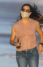 JENNIFER GARNER Out Walking on the Beach in Malbiu 08/06/2020