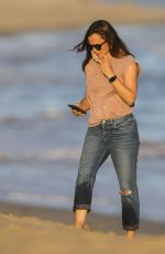 JENNIFER GARNER Out Walking on the Beach in Malbiu 08/06/2020