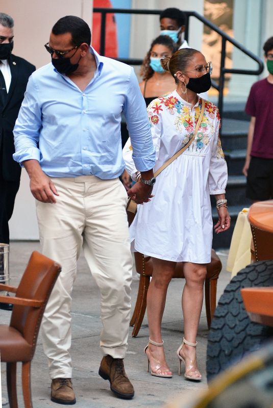 JENNIFER LOPEZ and Alex Rodriguez Out for Dinner at Cipriani in New York 08/05/2020