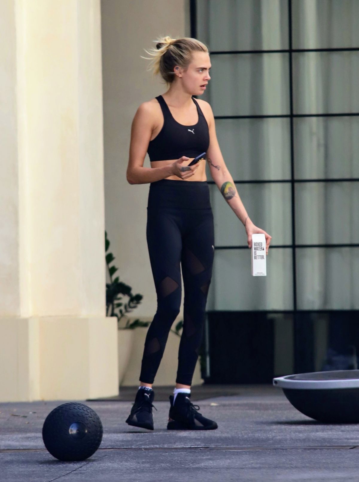 kaia-gerber-and-cara-delevingne-workout-at-a-gym-in-los-angeles-08-11-2020-13.jpg