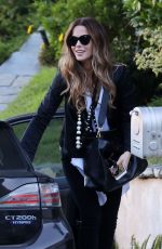 KATE BECKINSALE and Goody Grace Out in Pacific Palisades 08/11/2020