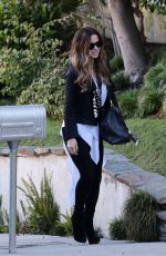 KATE BECKINSALE and Goody Grace Out in Pacific Palisades 08/11/2020