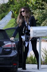 KATE BECKINSALE and Goody Grace Out in Pacific Palisades 08/11/2020