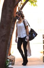 KATE BECKINSALE Leaves a Medical Building in Los Angeles 08/10/2020