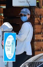 KATE MARA Pick Up a Take Out Order in Los Feliz 08/09/2020