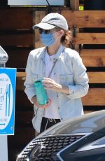 KATE MARA Pick Up a Take Out Order in Los Feliz 08/09/2020