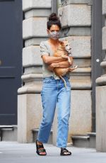 KATIE HOLMES Arrives at Her Home in New York 07/31/2020