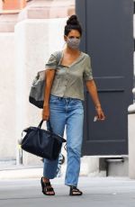KATIE HOLMES Arrives at Her Home in New York 07/31/2020