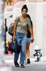 KATIE HOLMES Arrives at Her Home in New York 07/31/2020