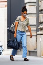 KATIE HOLMES Arrives at Her Home in New York 07/31/2020