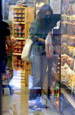 KATIE HOLMES Out Shopping for Groceries in New York 08/30/2020