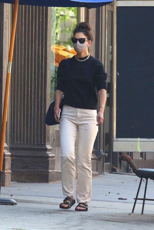 KATIE HOLMES Out Shopping in New York 08/09/2020