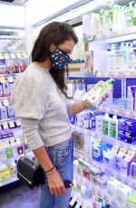 KATIE HOLMES Shopping for Face Lotion in New York 08/04/2020