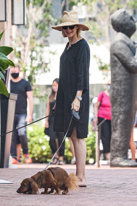 KELLY RUTHERFORD Out with Her Dog in Pacific Palisades 08/22/2020