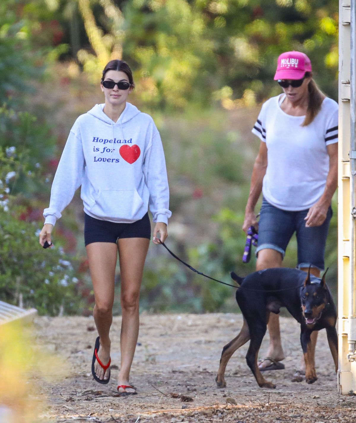 kendall-jenner-out-hiking-with-her-dad-caitlyn-jenner-in-malibu-08-01-2020-1.jpg