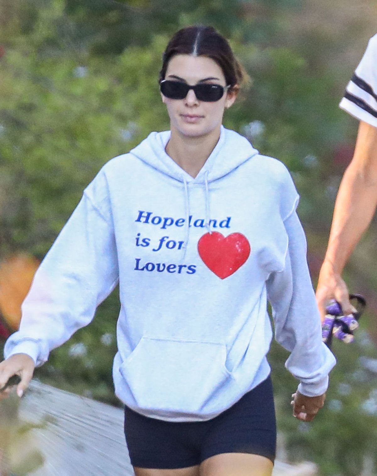 kendall-jenner-out-hiking-with-her-dad-caitlyn-jenner-in-malibu-08-01-2020-7.jpg