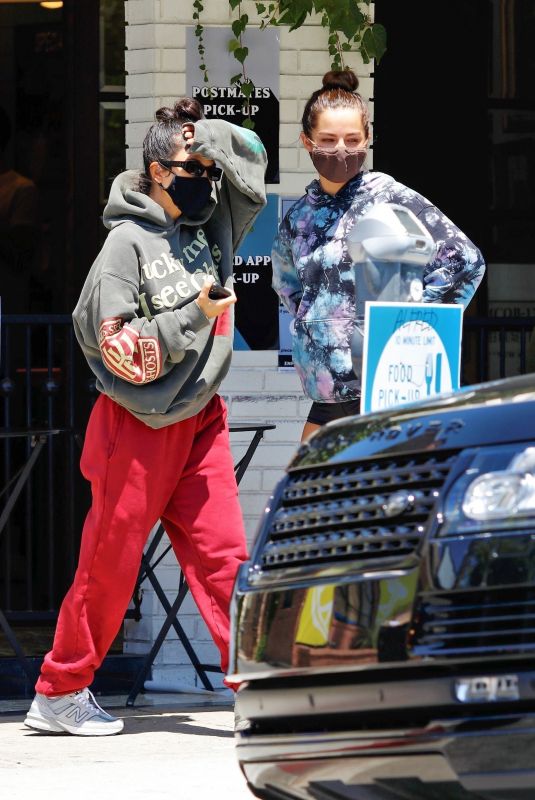 KOURTNEY KARDASHIAN and ADDISON RAE at Alfreds Coffee in Studio City 08/05/2020