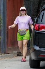 KRISTEN BELL Arrives on the Site of Her New Home in Los Feliz 08/23/2020