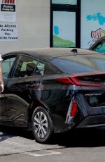 KRISTEN STEWART and DLAN MEYER Shopping at For Pets Only in Los Feliz 08/24/2020