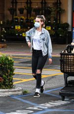 KRISTEN STEWART and DYLAN MEYER Shopping at Ralphs Supermarket in Malibu 08/27/2020