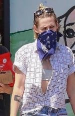 KRISTEN STEWART in Denim Cut-offs at a Pet Supplies in Los Feliz 08/24/2020