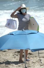 LAUREN SILVERMAN Out on the Beach in Los Angeles 08/25/2020
