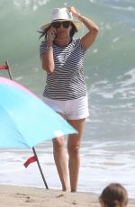 LAUREN SILVERMAN Out on the Beach in Los Angeles 08/25/2020
